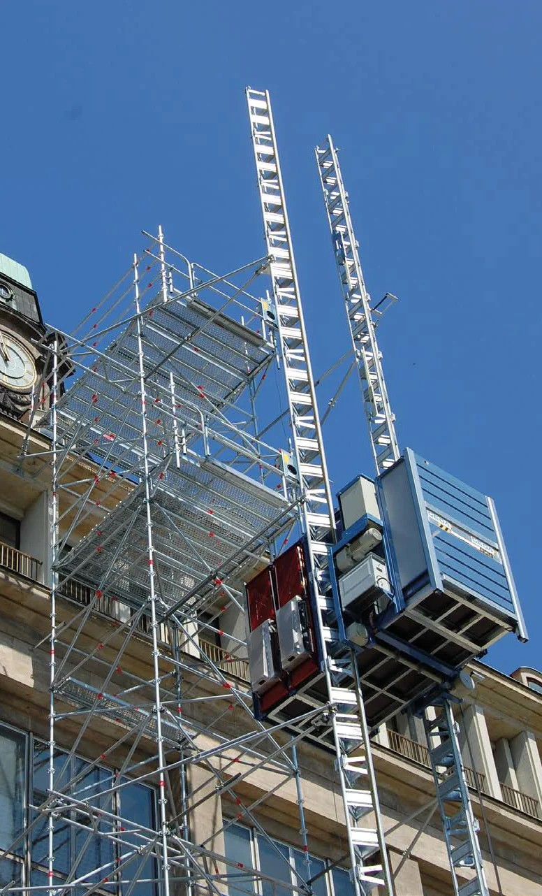 Person og materialheis kapasitet < 2000 kg Person og materialheis kapasitet < 2000 kg