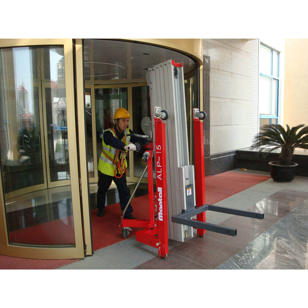 Montasjeheis med håndvinsj <300 kg løfter<5 m