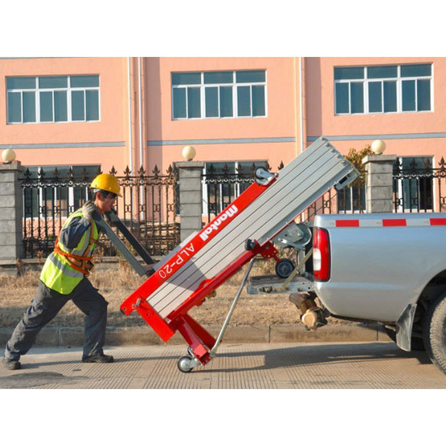 Montasjeheis med håndvinsj < 300 kg løfter < 7 m