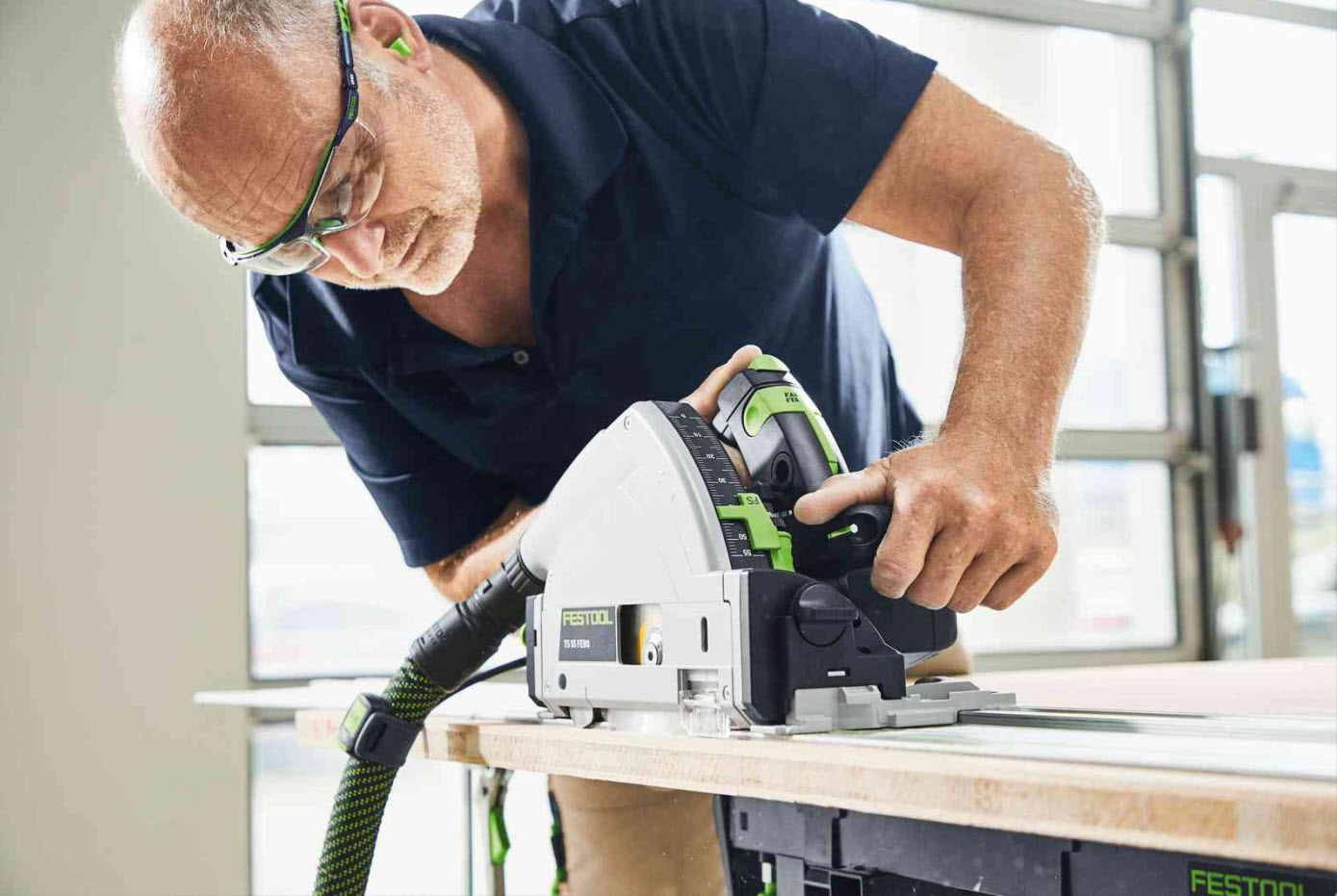 Sirkelsag elektrisk sagdybde < 70 mm Sirkelsag elektrisk sagdybde < 70 mm